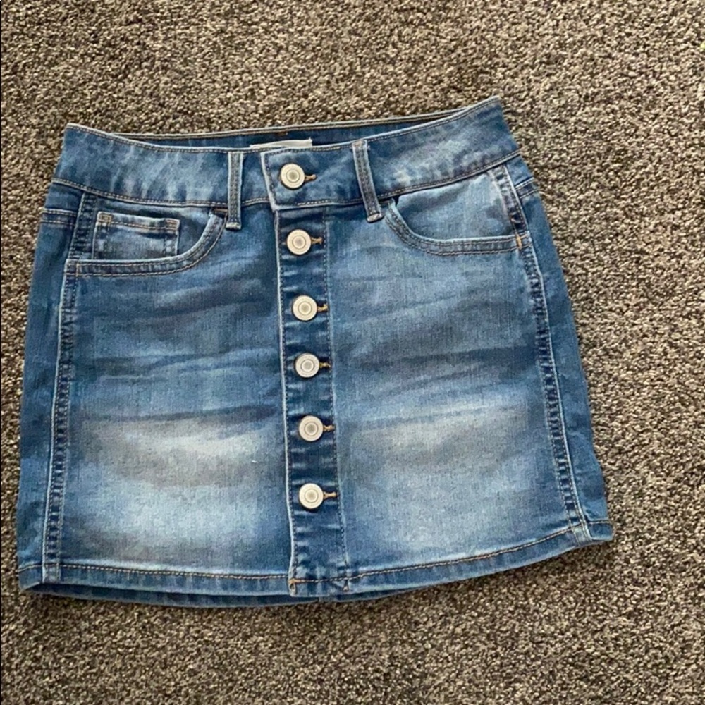 Levi skirt size 8